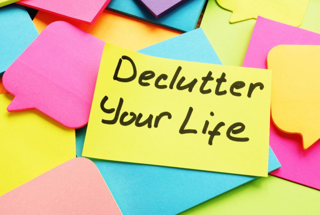 declutter your life post-it note