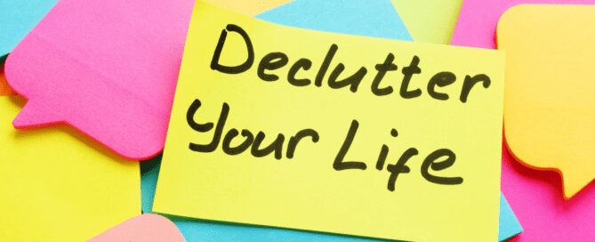 declutter your life post-it note